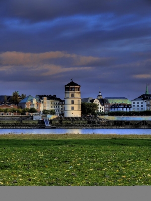 Schlossturm Dsseldorf, Arno Bachert, pixelio.de